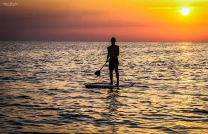 Sports holiday offer with sup lessons at dawn, dinner with flexible hours in a Rimini seafront hotel - swimming pool.
